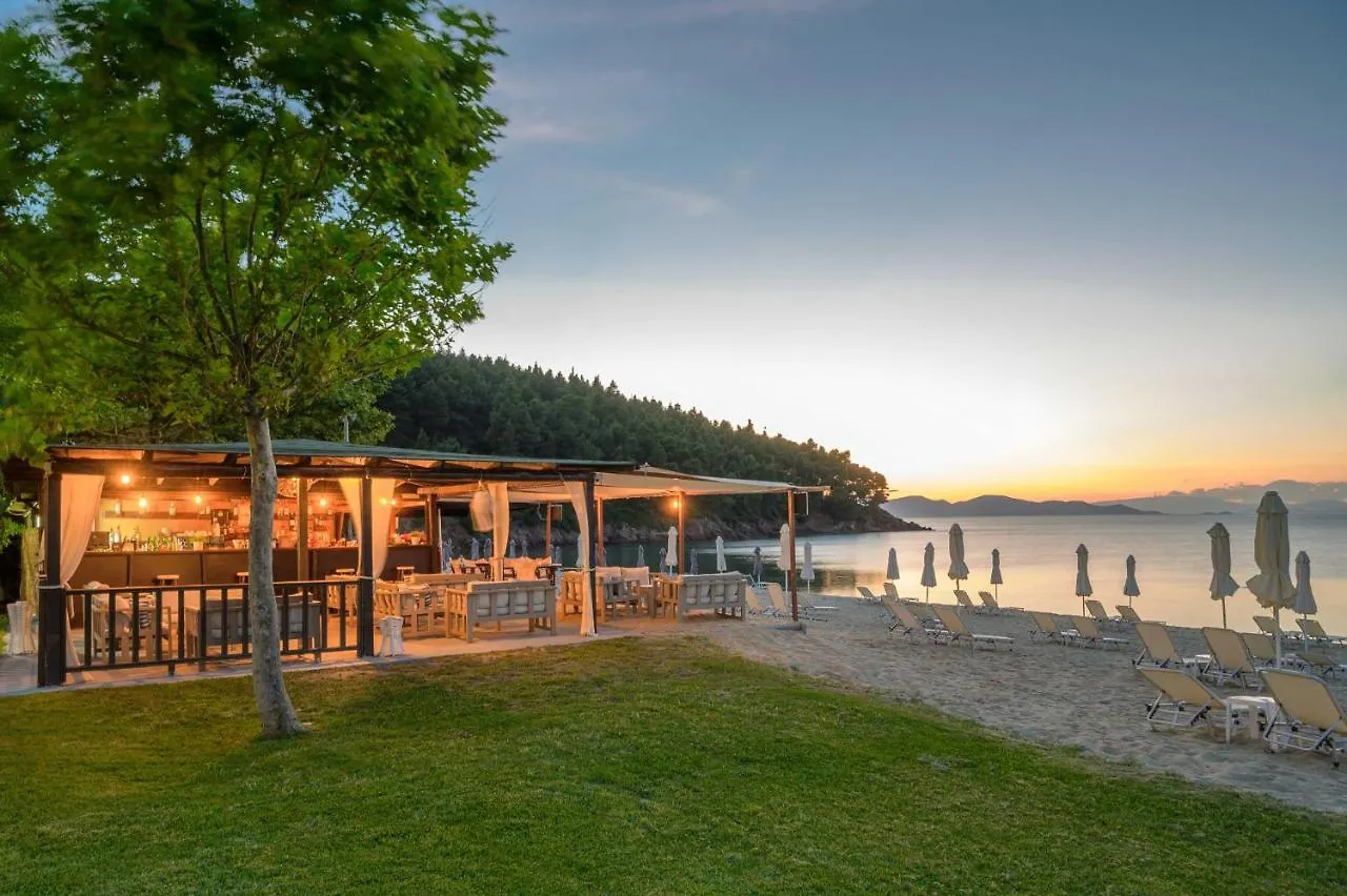 ** Lejlighedshotel Komitsa Luxury Apartments Nea Roda Grækenland