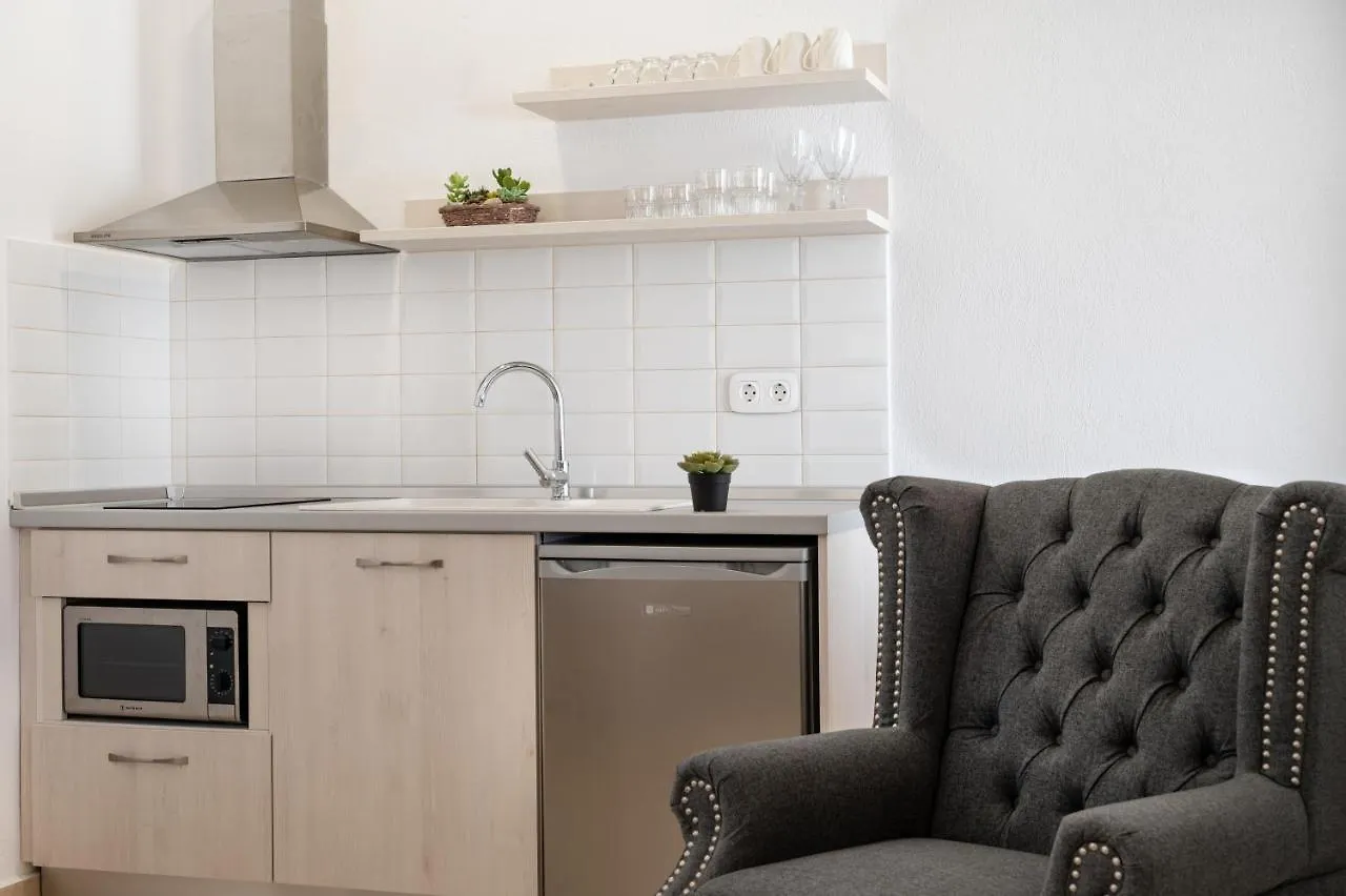 Aparthotel Komitsa Luxury Apartments Nea Roda