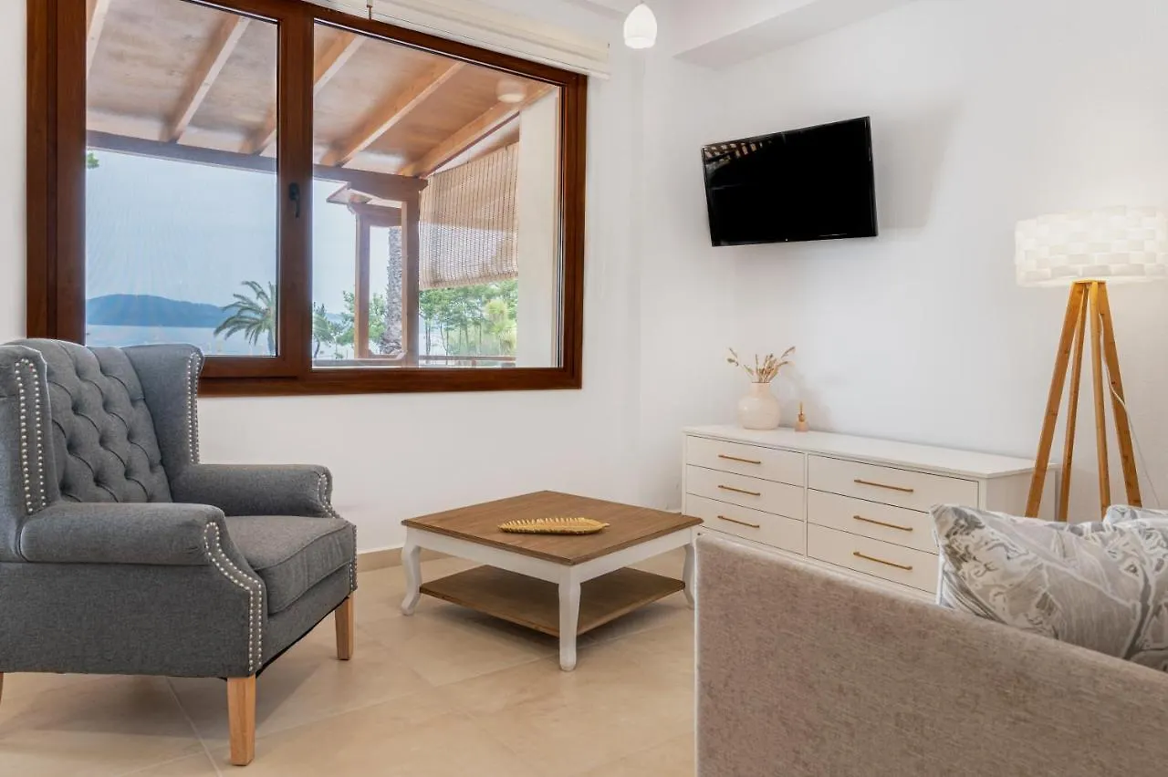 Komitsa Luxury Apartments Nea Roda Lejlighedshotel