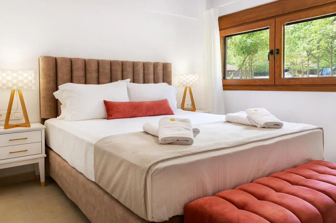 Lejlighedshotel Komitsa Luxury Apartments Nea Roda