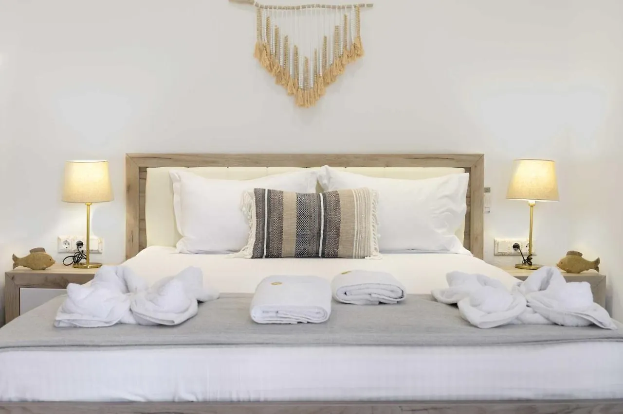 Aparthotel Komitsa Luxury Apartments Nea Roda