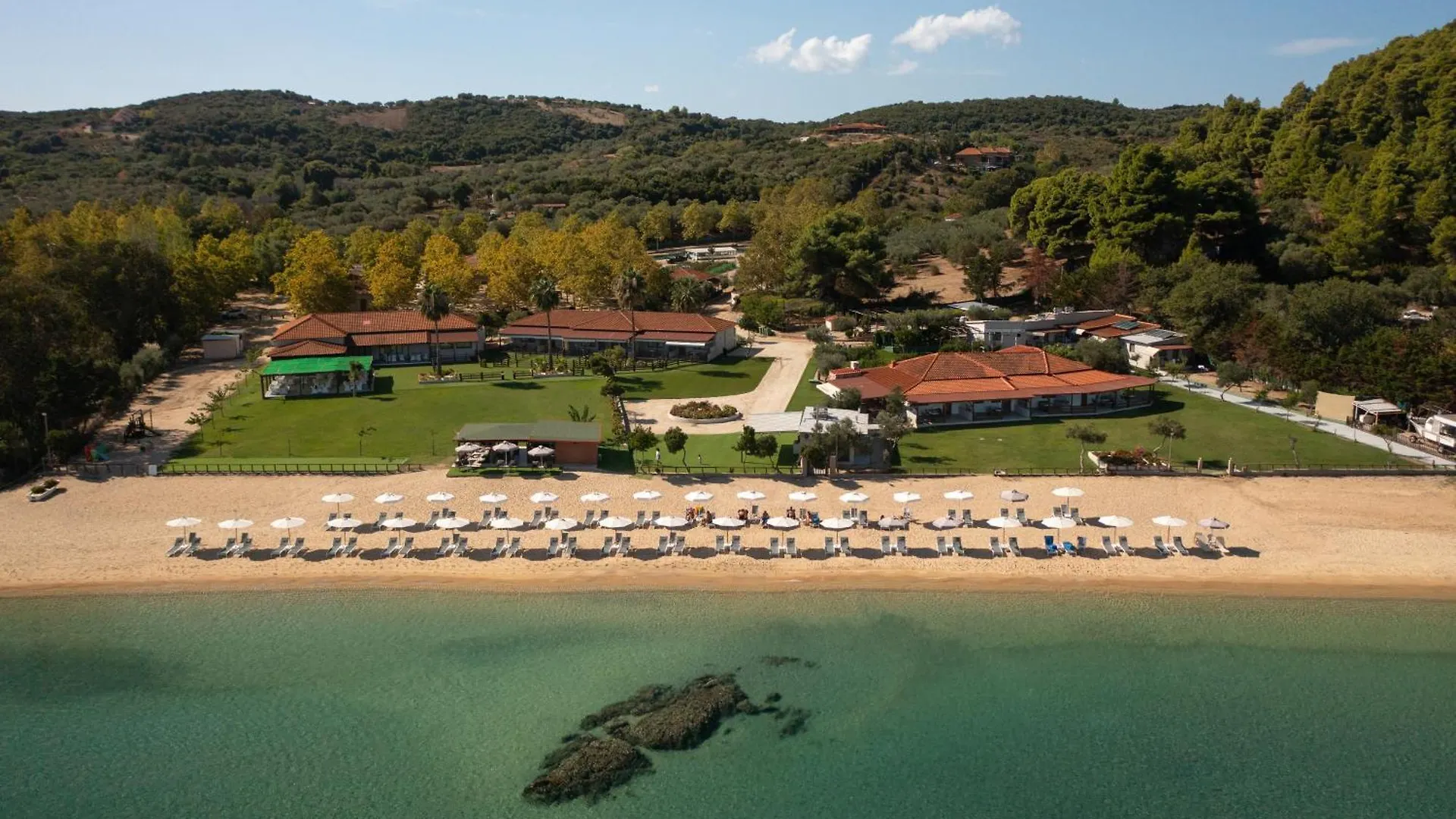 ** Aparthotel Komitsa Luxury Apartments Nea Roda Greece