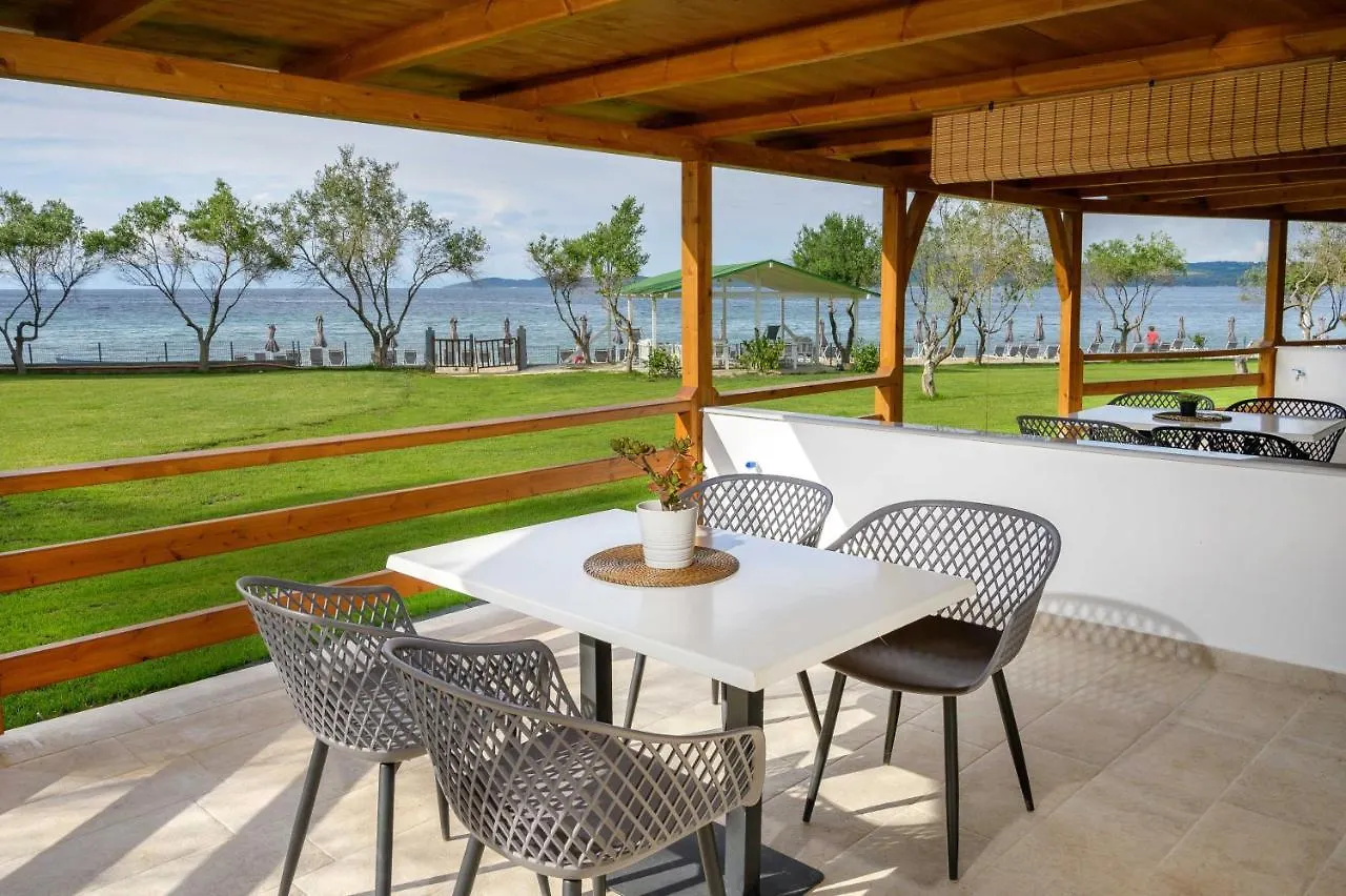 Komitsa Luxury Apartments Νέα Ρόδα Ξενοδοχείο με διαμερίσματα