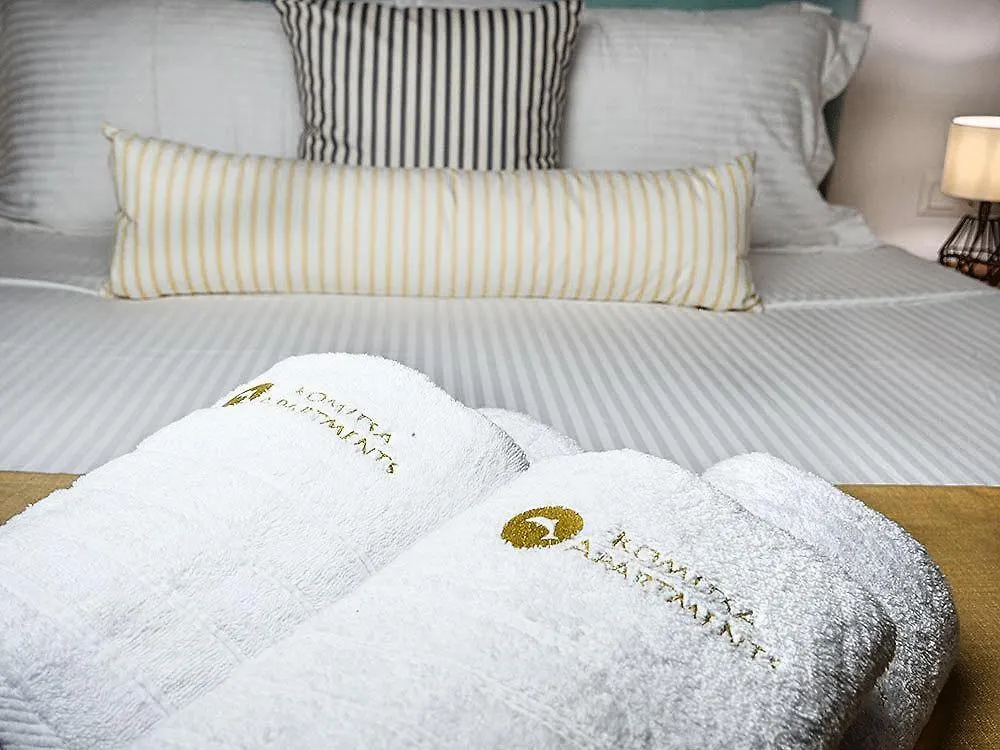** Ξενοδοχείο με διαμερίσματα Komitsa Luxury Apartments Νέα Ρόδα Ελλάδα
