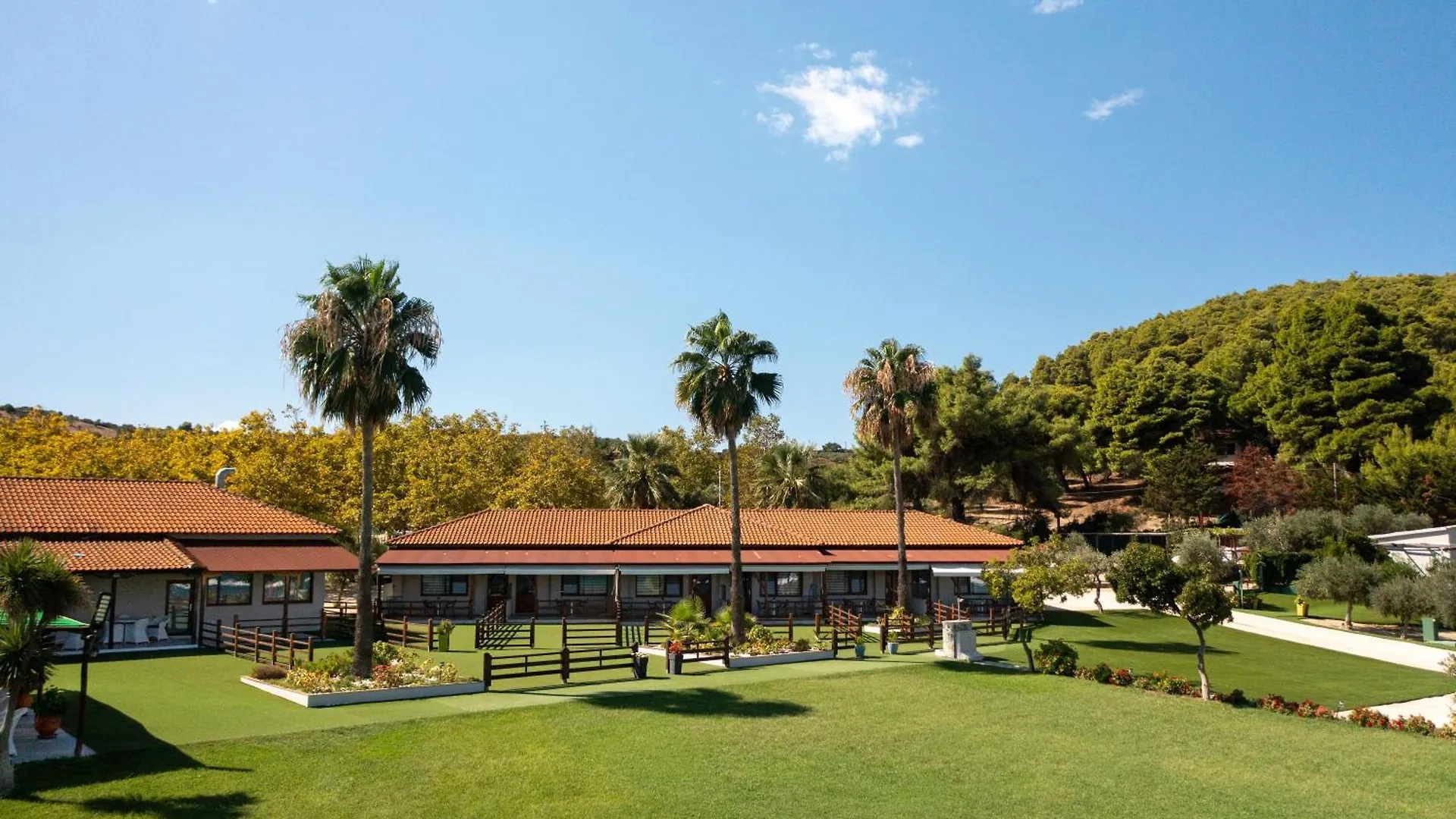 Komitsa Luxury Apartments Νέα Ρόδα 2*,  Ελλάδα