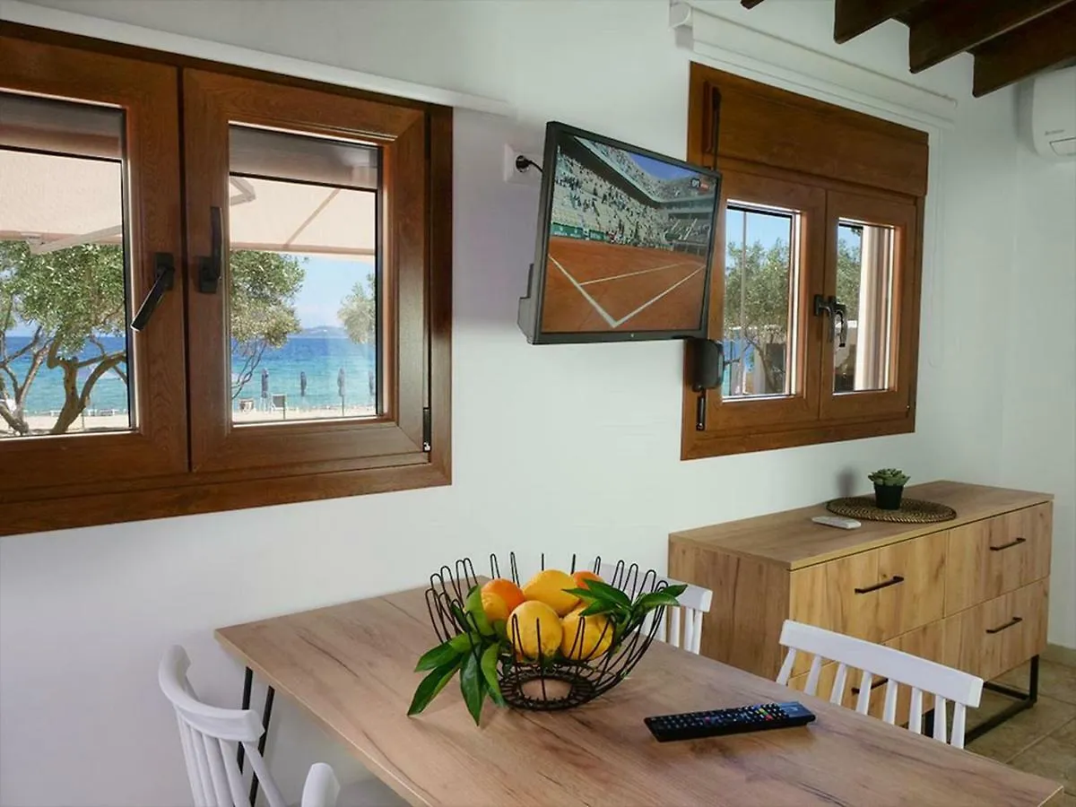 Komitsa Luxury Apartments Νέα Ρόδα 2*,