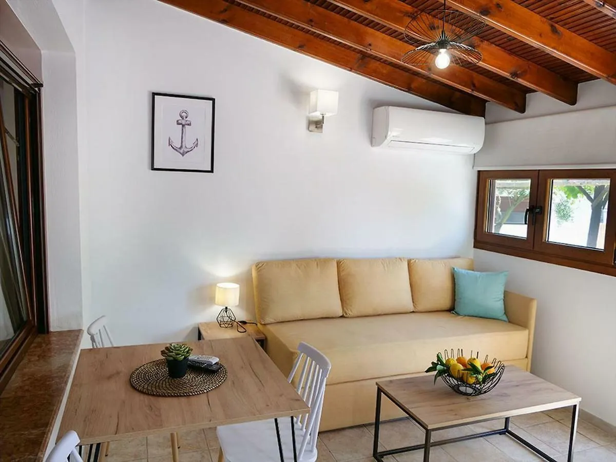 Komitsa Luxury Apartments Νέα Ρόδα Ξενοδοχείο με διαμερίσματα